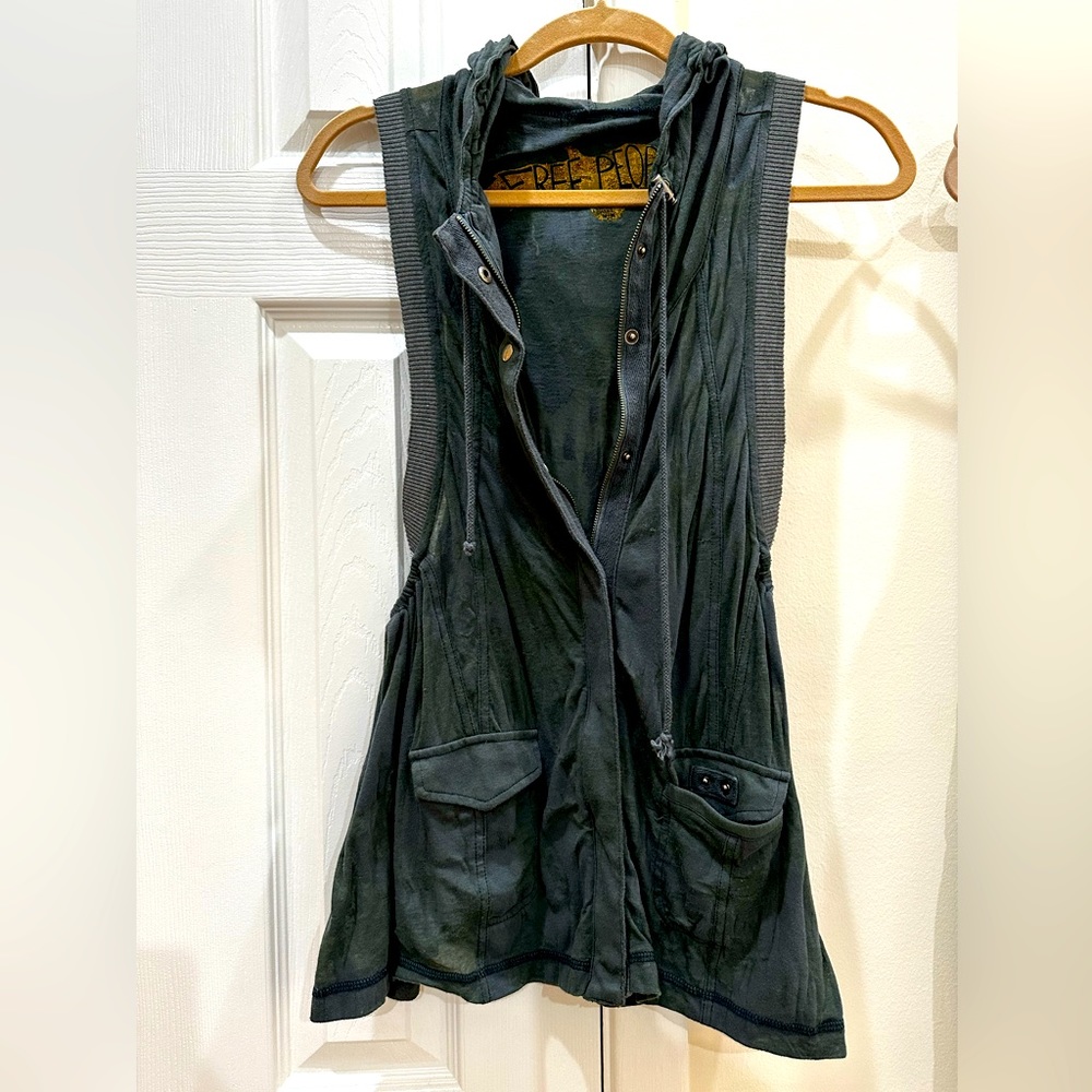 Free People Hoodie Vest. Dark Green Khaki